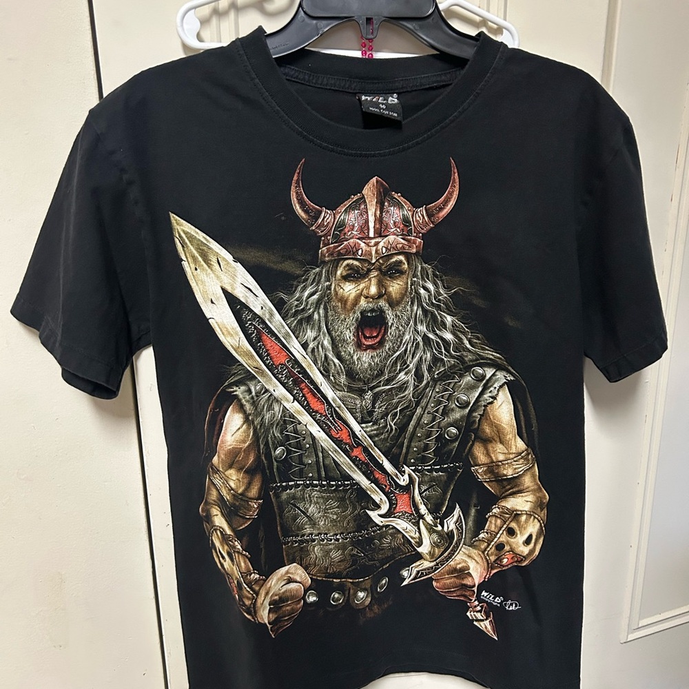 Men’s Wild Viking front and back large graphic t shirt Sz. Md